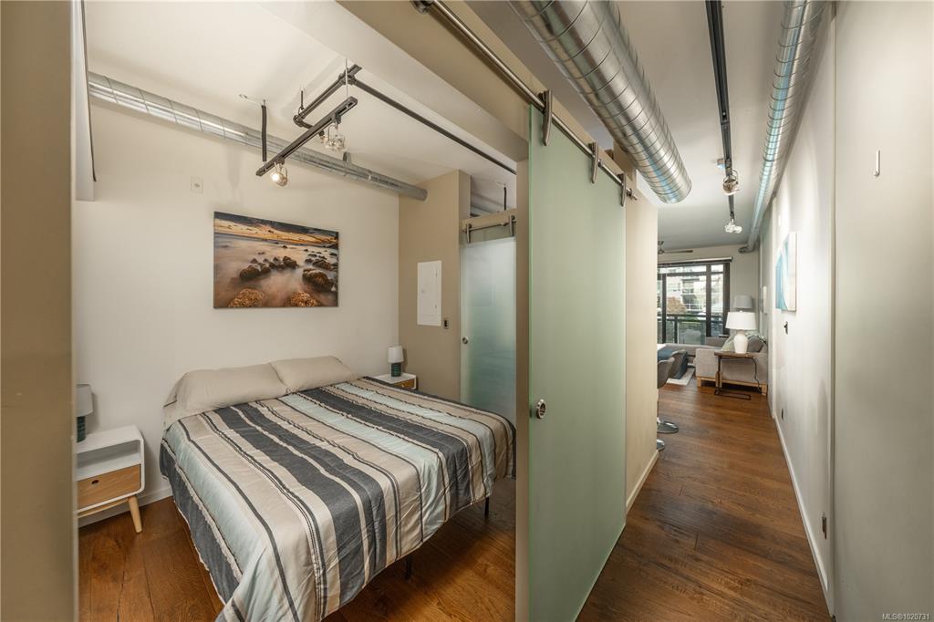 Third View of 1029 View St, Victoria, BC, V8V 0C9