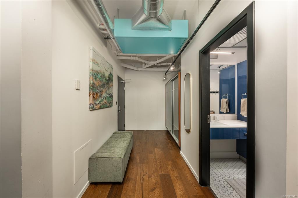 Fifth View of 1029 View St, Victoria, BC, V8V 0C9