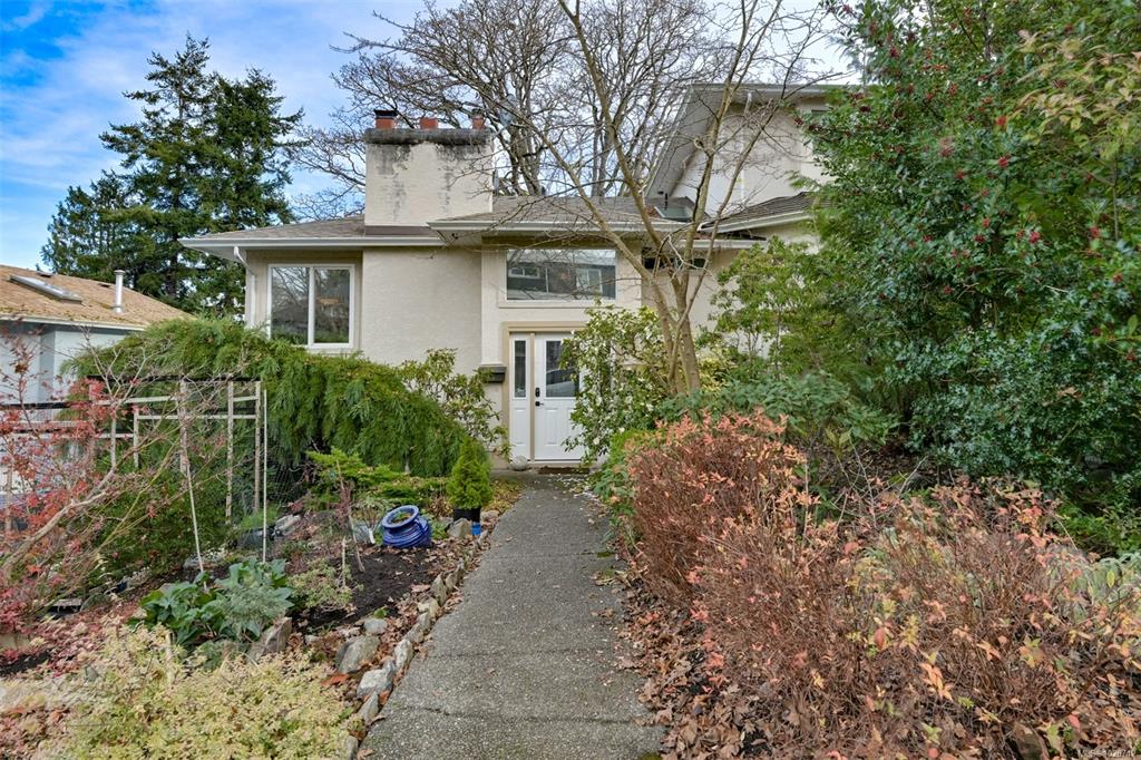 Third View of 2211 Forbes St, Victoria, BC, V8R 4B5