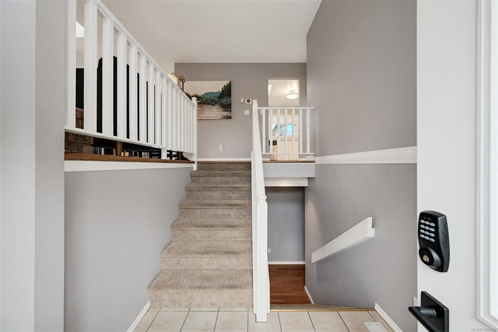 Fourth View of 2211 Forbes St, Victoria, BC, V8R 4B5