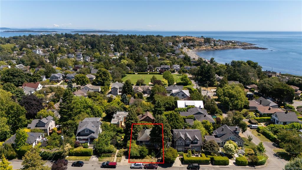 Third View of 517 Victoria Ave, Oak Bay, BC, V8S 4M8
