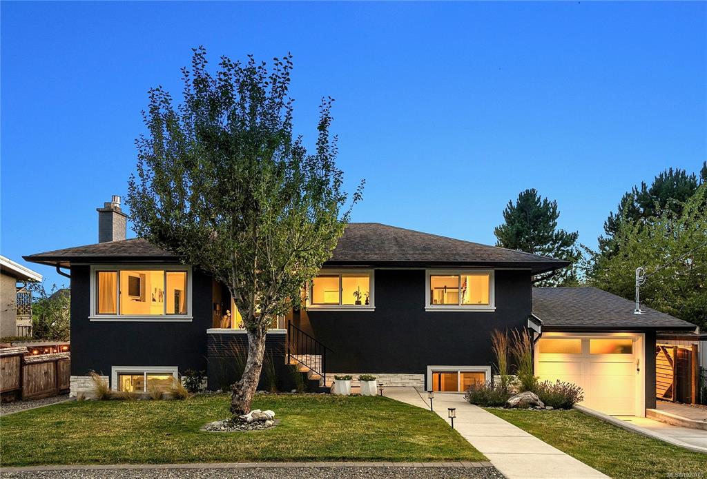 Third View of 2095 Lorne Terr, Oak Bay, BC, V8S 2H9