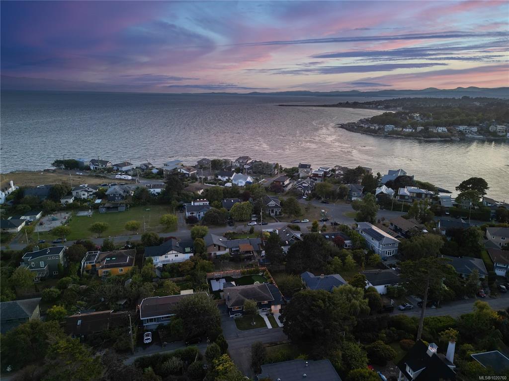 Fifth View of 2095 Lorne Terr, Oak Bay, BC, V8S 2H9