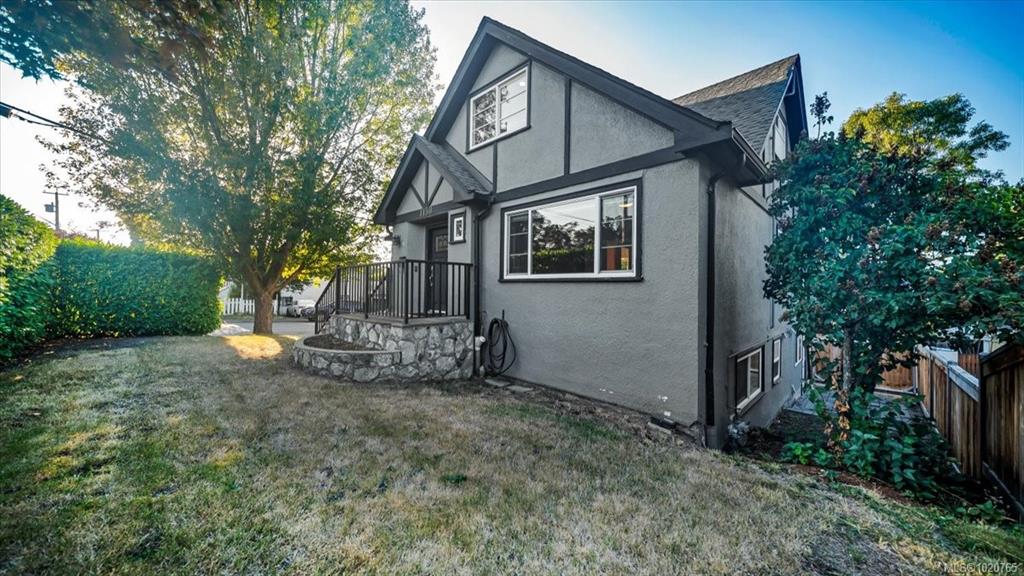 Third View of 1130 Finlayson St, Victoria, BC, V8T 2V1