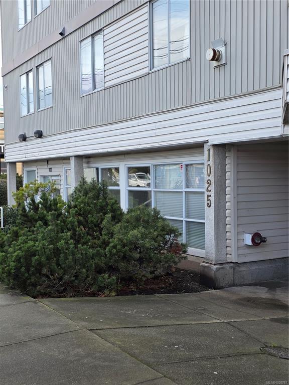 Second View of 1025 Hillside Ave, Victoria, BC, V8T 2A2