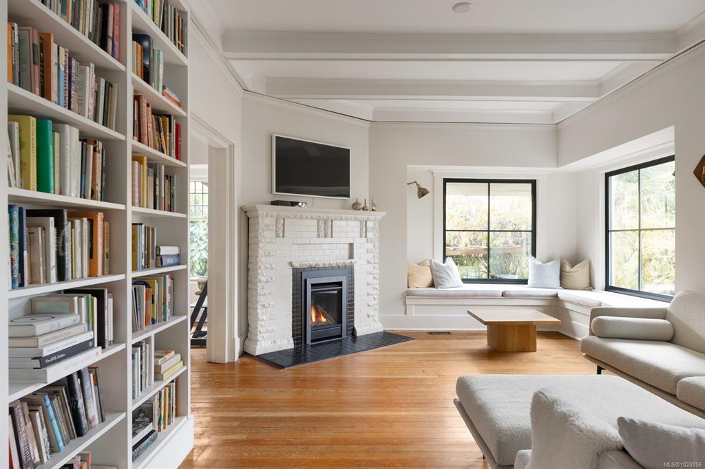 Second View of 1063 Bank St, Victoria, BC, V8S 4B3