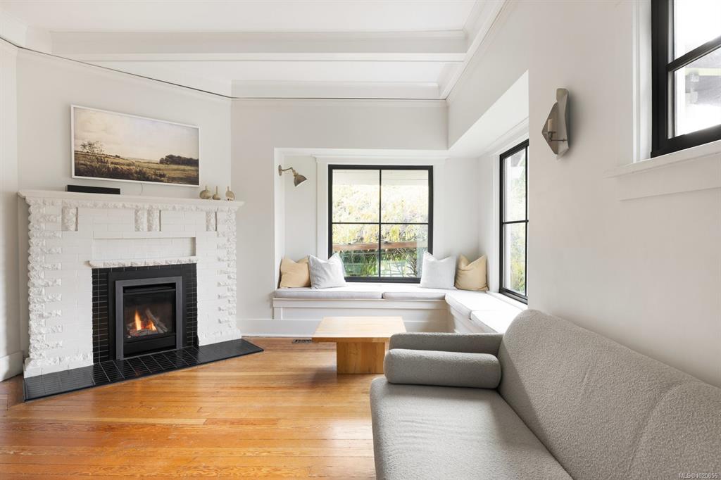 Fourth View of 1063 Bank St, Victoria, BC, V8S 4B3