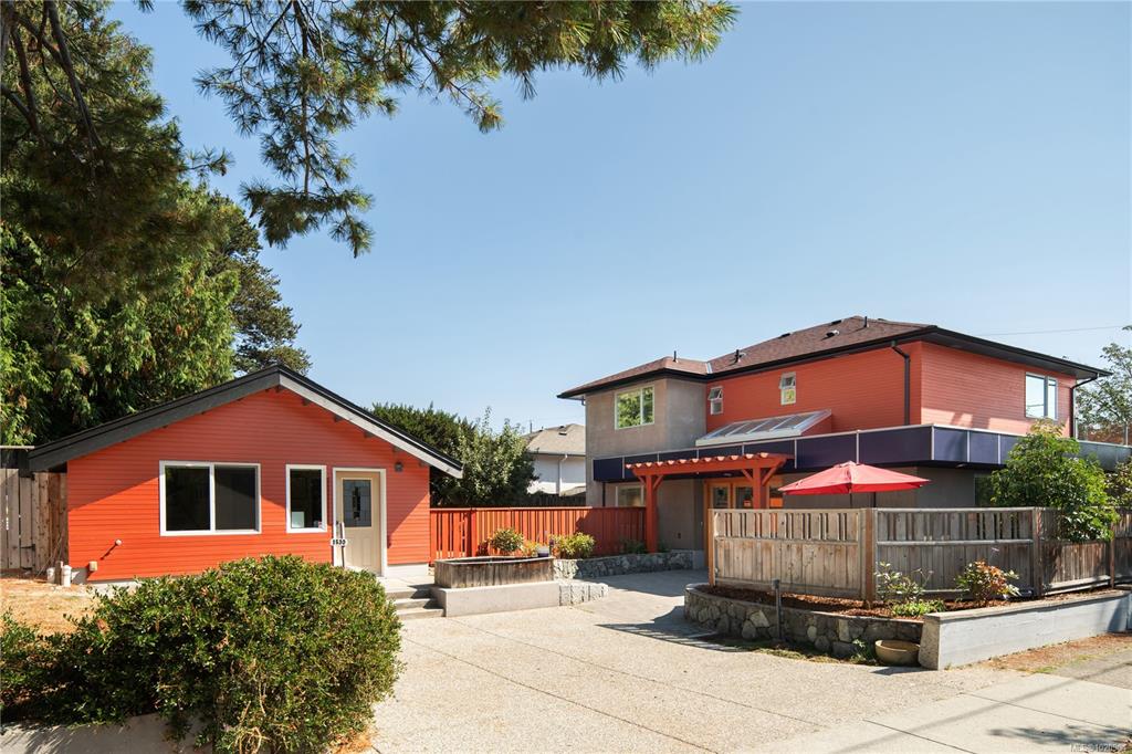 Third View of 1530 Brooke St, Victoria, BC, V8S 1M7