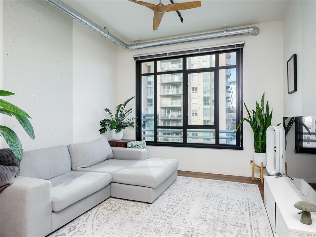 Third View of 1029 View St, Victoria, BC, V8V 0C9