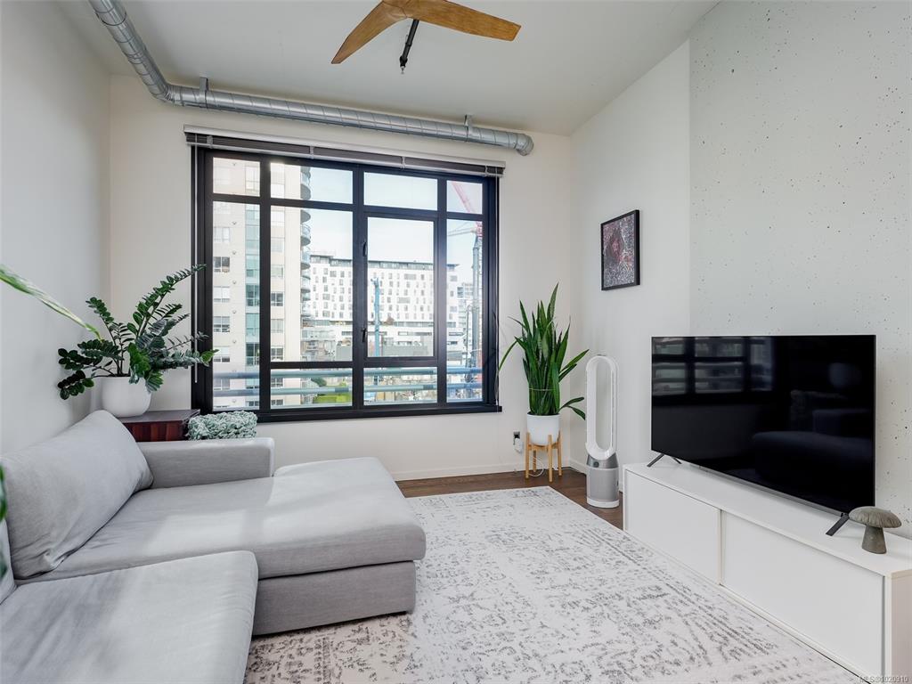 Fifth View of 1029 View St, Victoria, BC, V8V 0C9