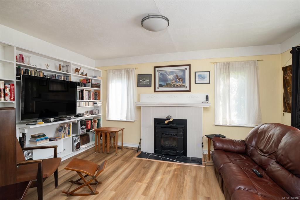 Fourth View of 1256 Walnut St, Victoria, BC, V8T 1N6