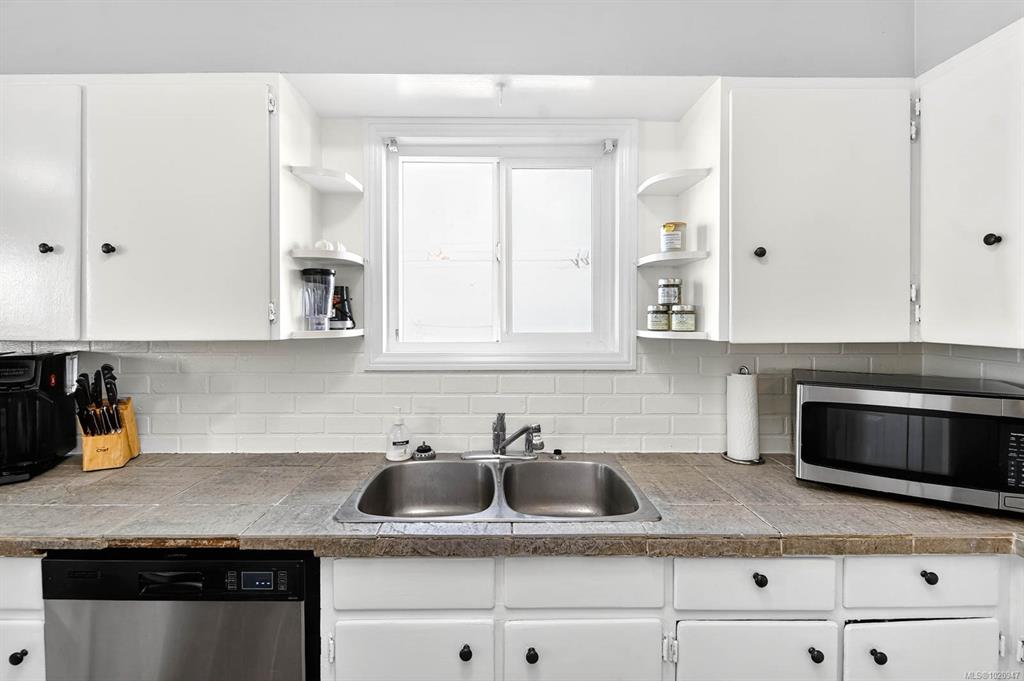 3638 14th Ave, 1020947, BC,