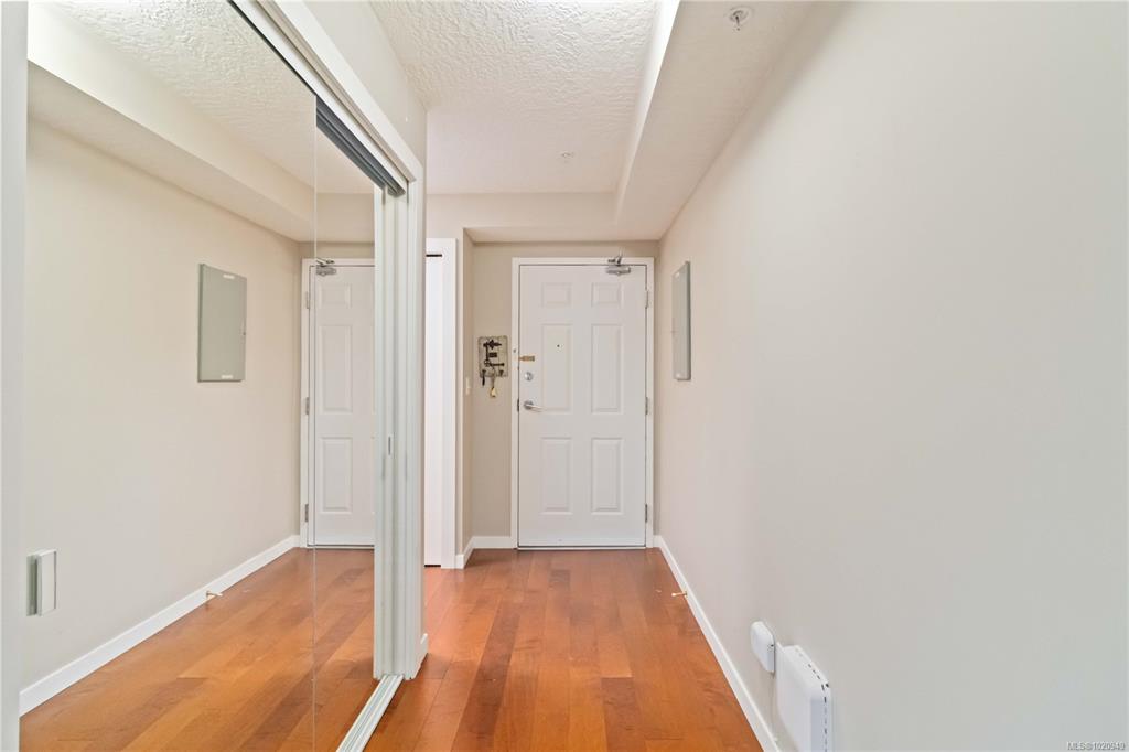 Fourth View of 1063 Southgate St, Southgate Villa, Victoria, BC, V8V 2Z1