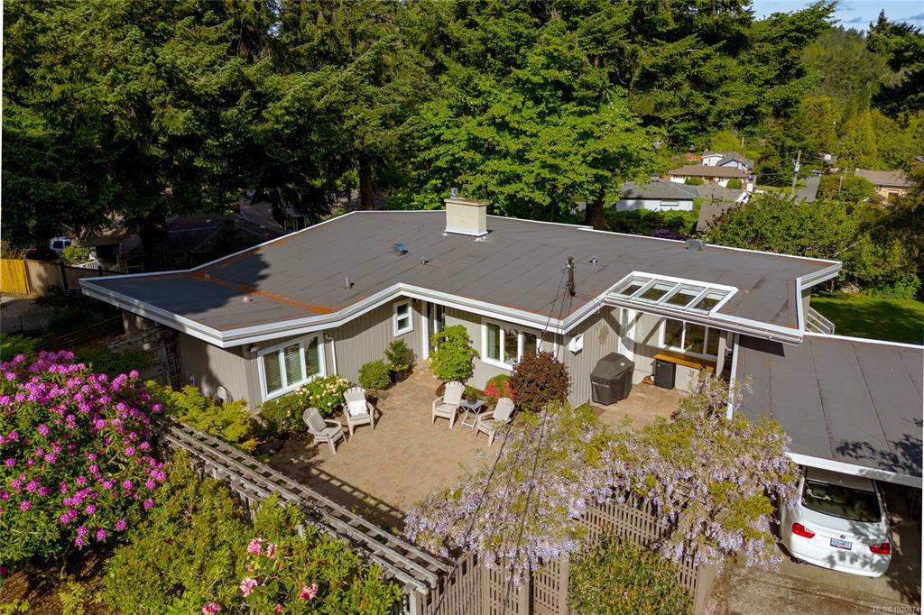 Third View of 4516 Duart Rd, Saanich, BC, V8N 3K2