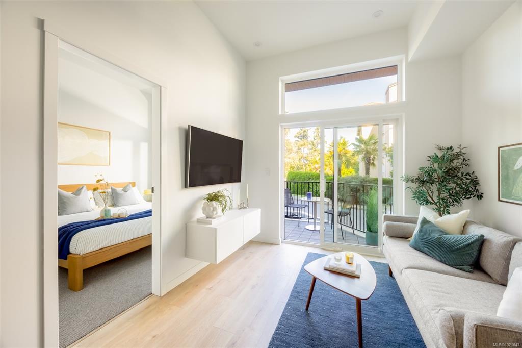 1075 Tillicum Rd, 1021043, BC,