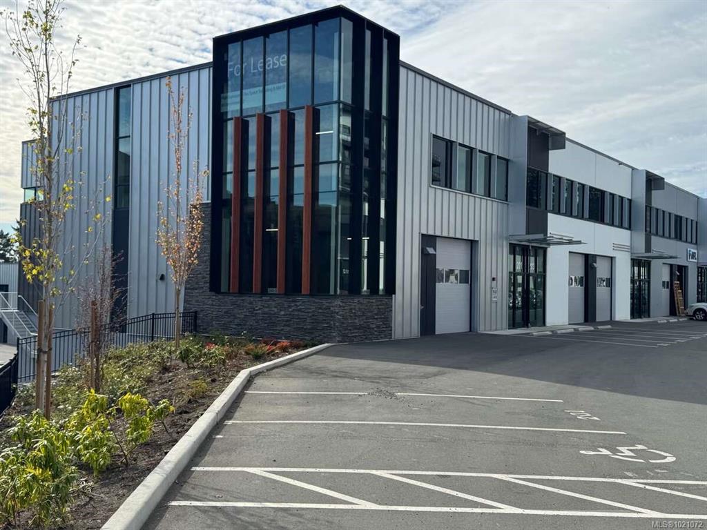 MLS® listing #30275818 for sale located at 832 Mccallum Rd