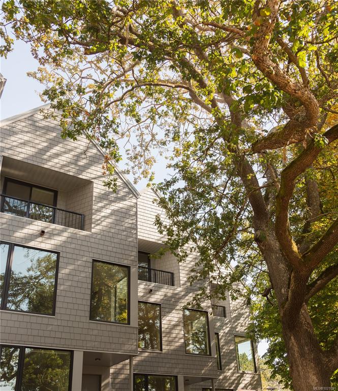 Fourth View of 909 Redfern St, Wisteria Row, Victoria, BC, V8S 4G6