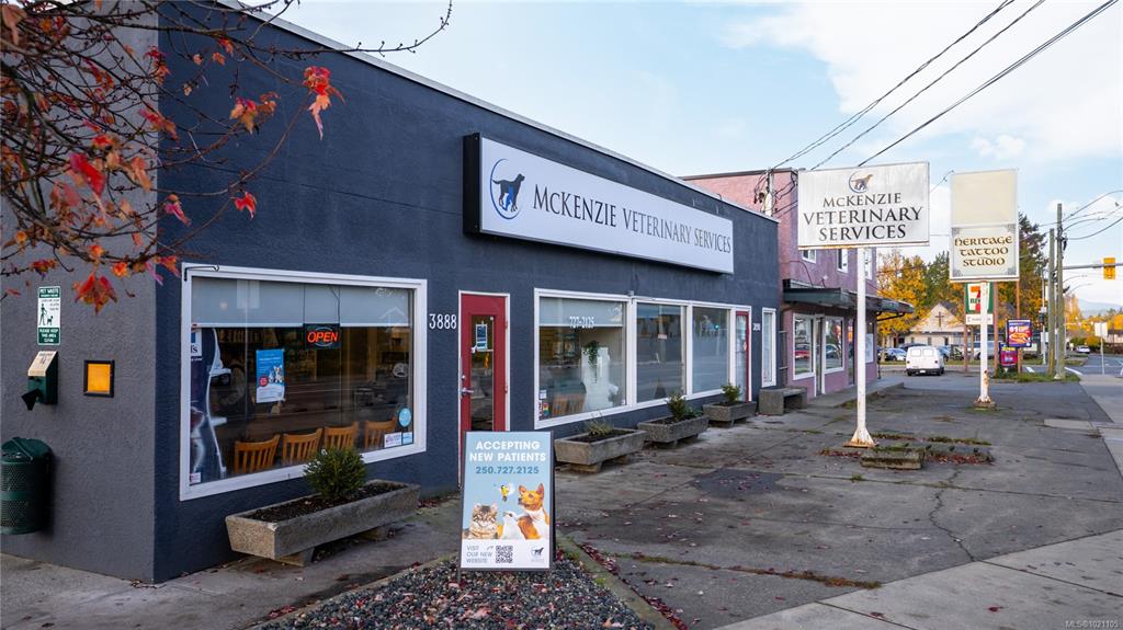 MLS® listing #30277696 for sale located at 3890 Carey Rd