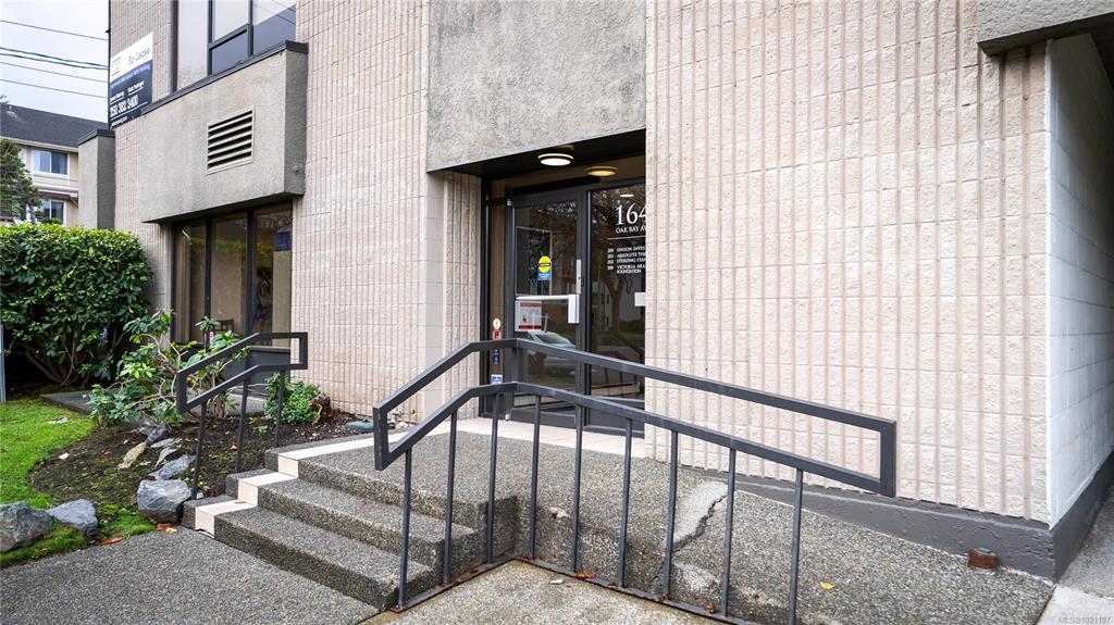 Fifth View of 1640 Oak Bay Ave, Victoria, BC, V8R 1B2