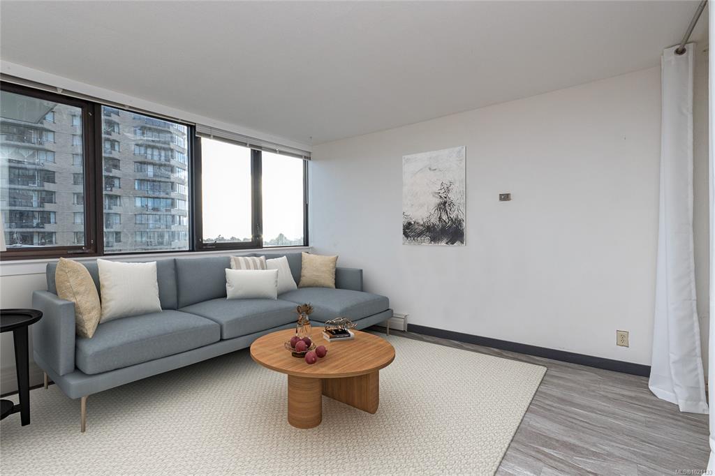 Fifth View of 647 Michigan St, Orchard house, Victoria, BC, V8V 1S9