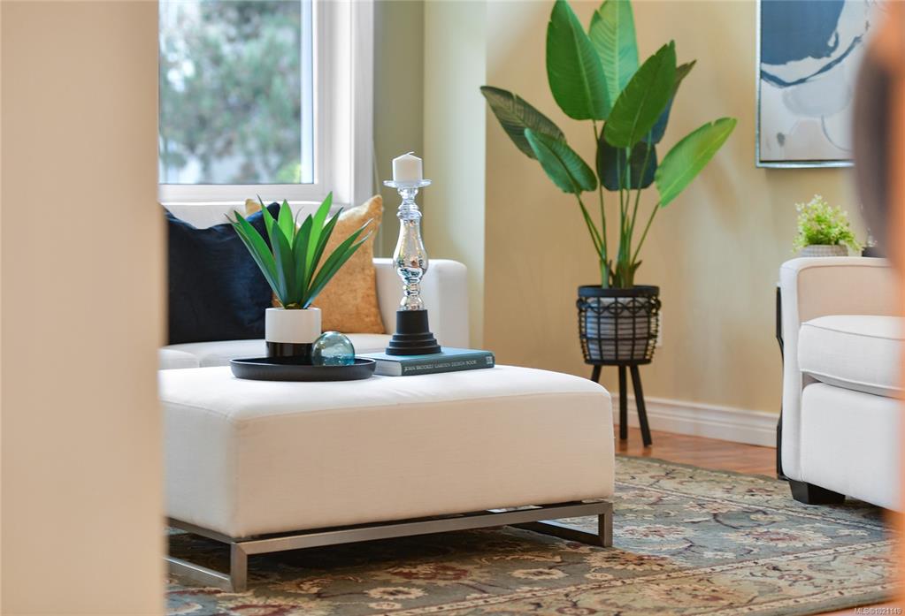 Fifth View of 1515 Camosun St, Victoria, BC, V8T 3E3