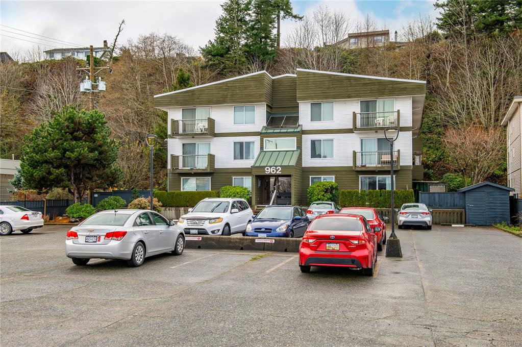 962 Island Hwy S, 1021178, BC,