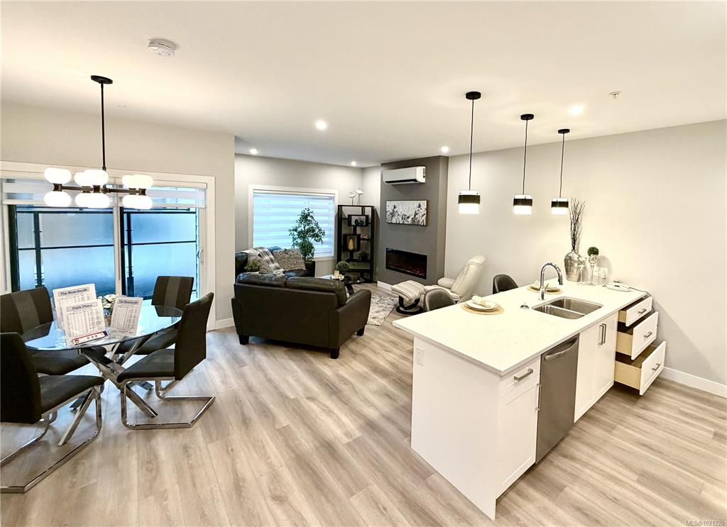 918 Jenkins Ave, 1021220, BC,