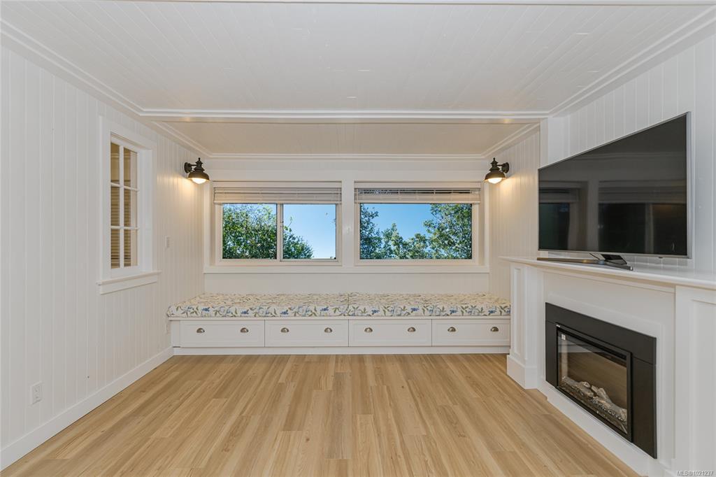 Fifth View of 2100 Granite St, Oak Bay, BC, V8S 3G7