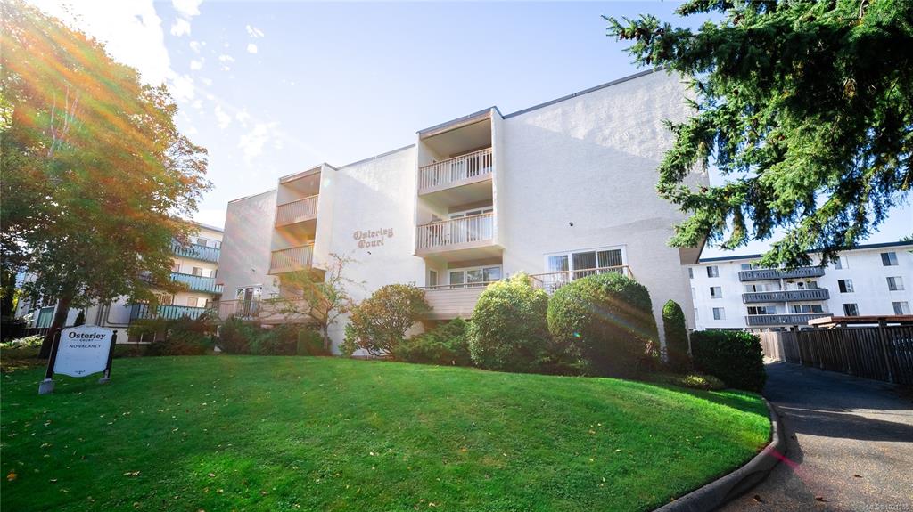 Second View of 1520 Richmond Ave, Victoria, BC, V8R 4P6