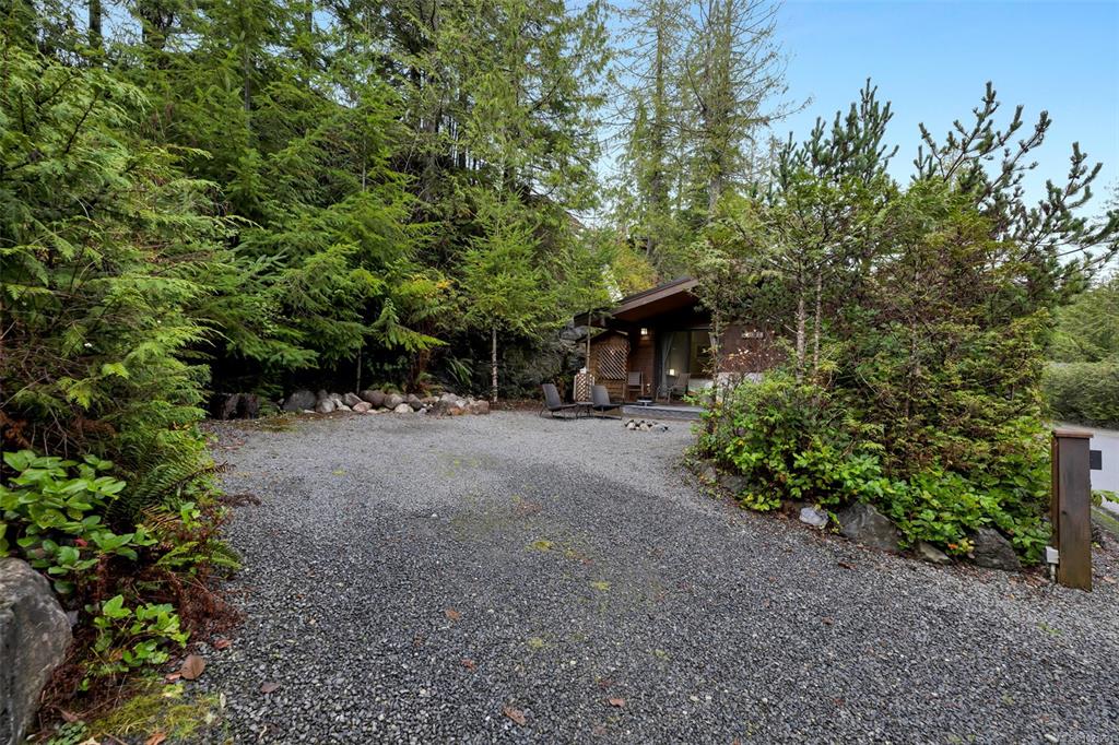 6574 Baird Rd, 1021291, BC,