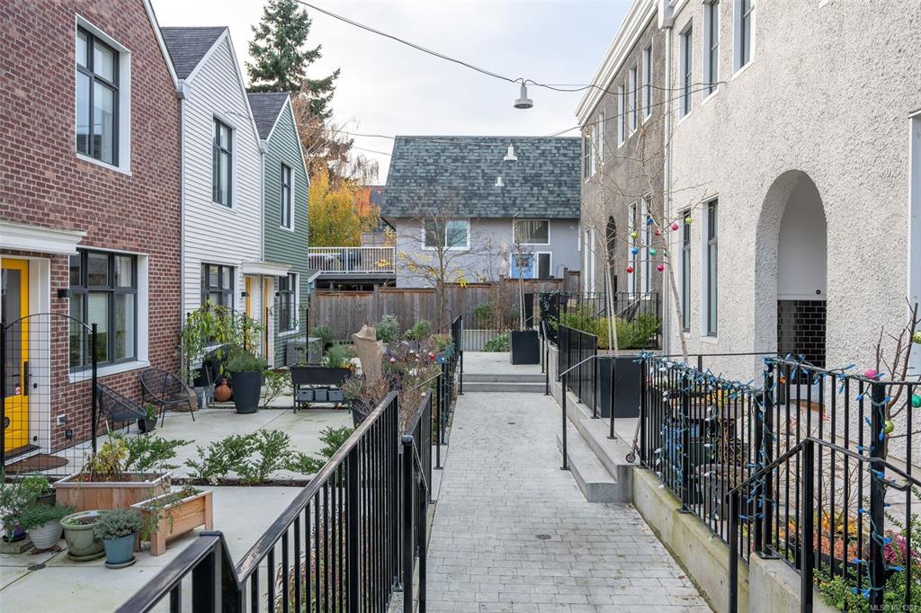 Fifth View of 230 Wilson St, Wilson Commons, Victoria, BC, V9A 7N6