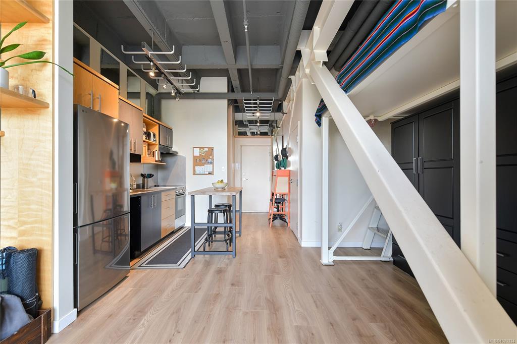 Fourth View of 1061 Fort St, The Mosaic, Victoria, BC, V8V 5A1