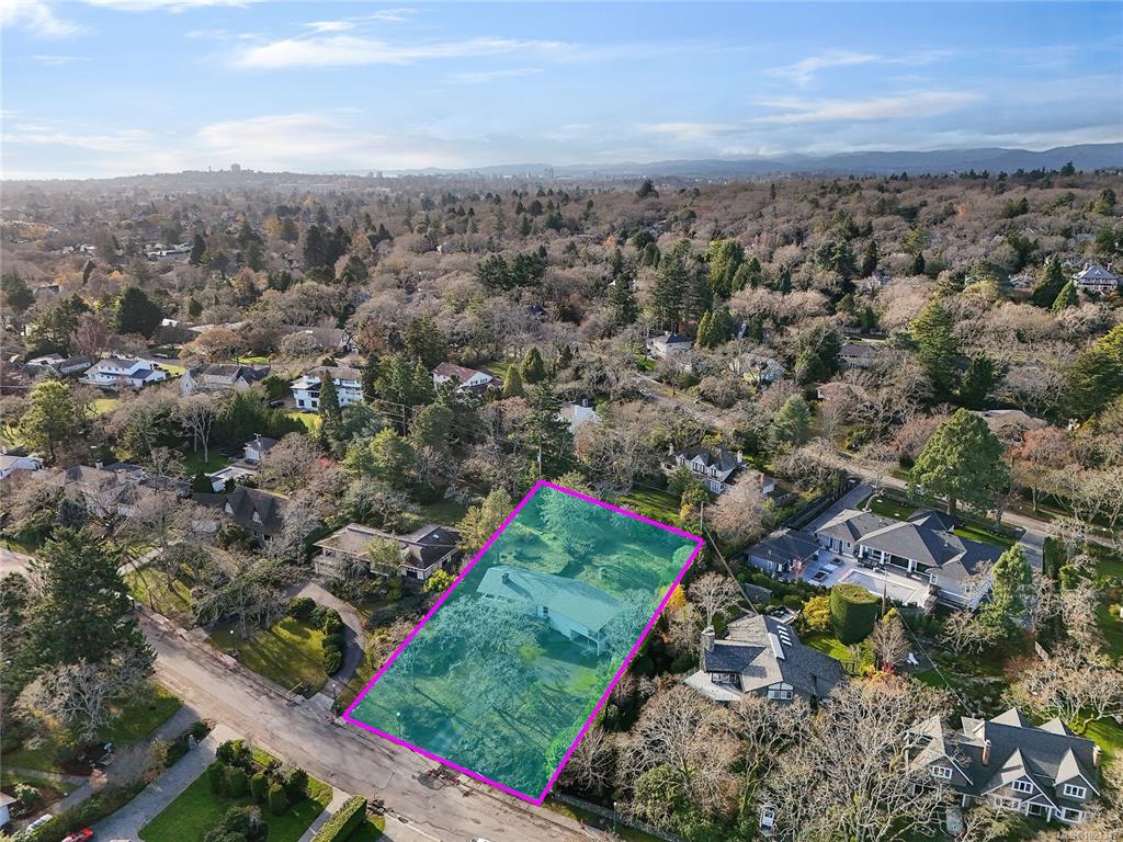 Third View of 3240 Norfolk Rd, Oak Bay, BC, V8R 6H4