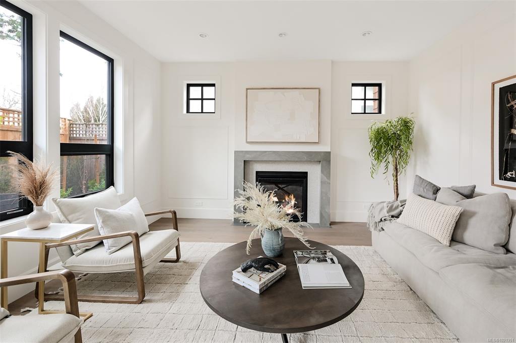 Fifth View of 1039 Falkland Rd, Oak Bay, BC, V8S 4M3