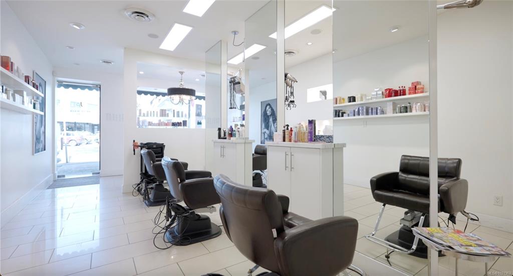 MLS® listing #30295803 for sale located at 2047 Oak Bay Ave