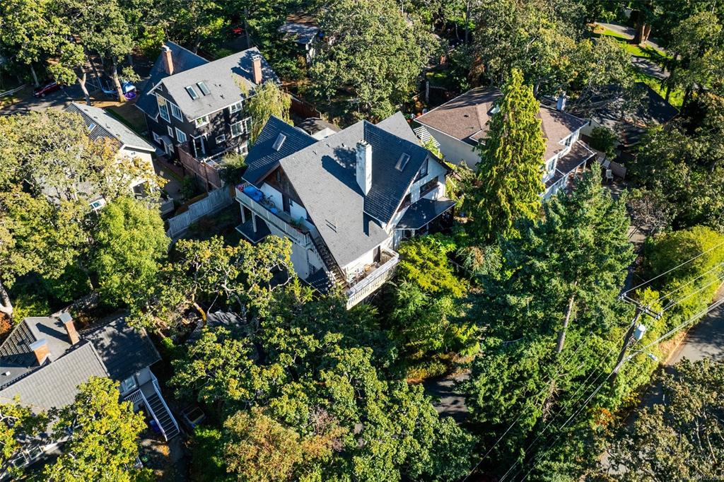 MLS® listing #30298134 for sale located at 1043 1045 Belmont Ave