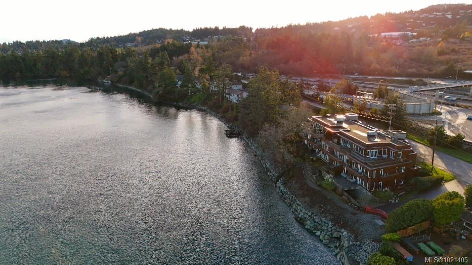 9115 Lochside Dr, 1021405, BC,