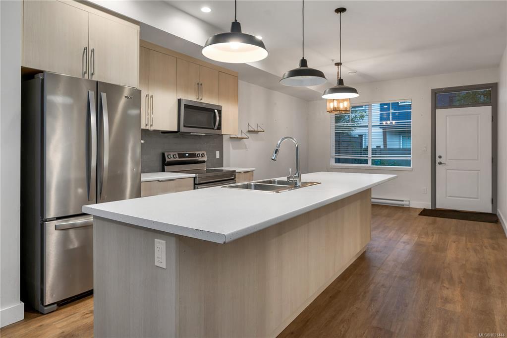 Fifth View of 796 Island Hwy S, Brownstone Townhomes, Campbell River, BC, V9W 1A6