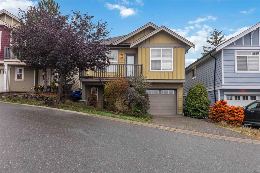 909 Cavalcade Terr, 1021462, BC,