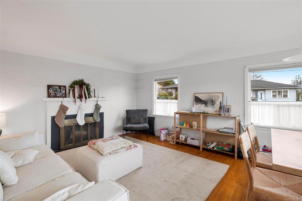 Fourth View of 1334 Wood St, Esquimalt, BC, V9A 5E1