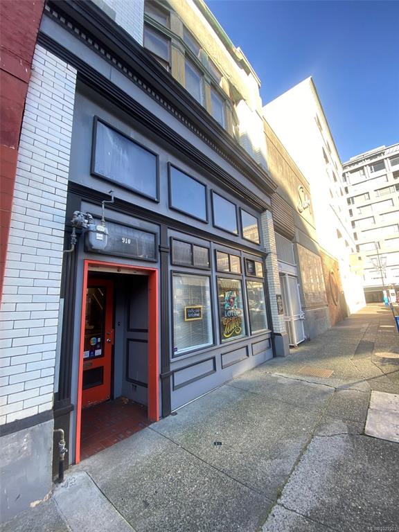 MLS® listing #30305278 for sale located at 910 Gordon St