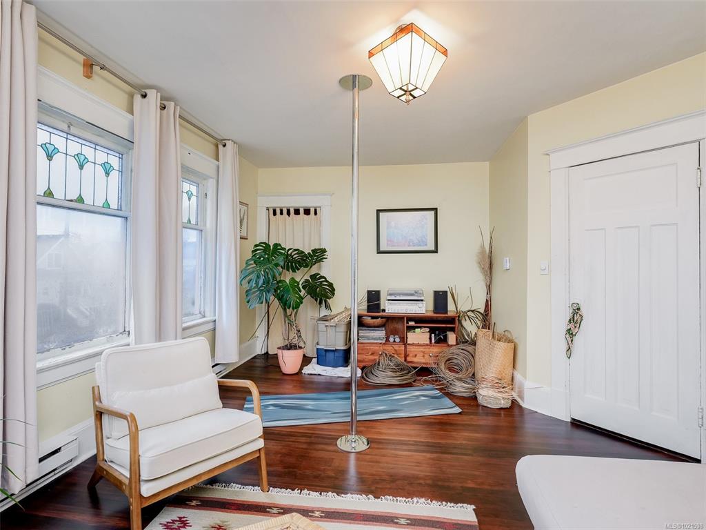 Fourth View of 1015 Empress Ave, Victoria, BC, V8T 1P1