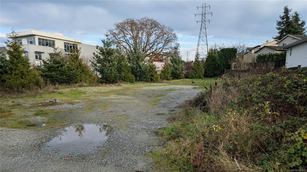 Fourth View of 4225 Douglas St, Saanich, BC, V8Z 0B9