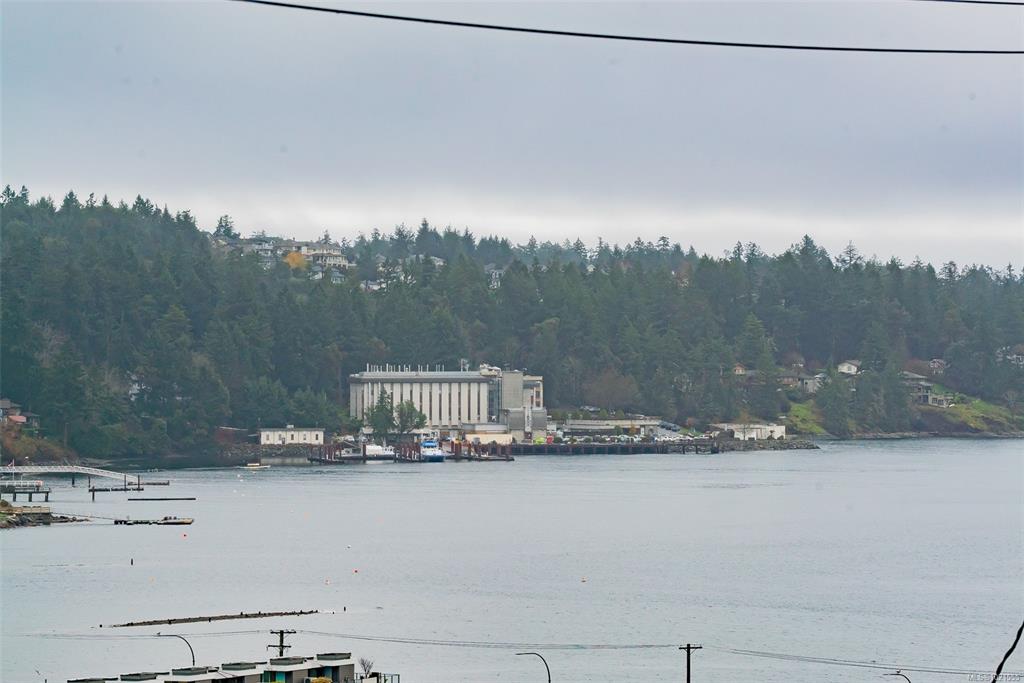 Fifth View of 2620 Glenayr Dr, Nanaimo, BC, V9S 3S3