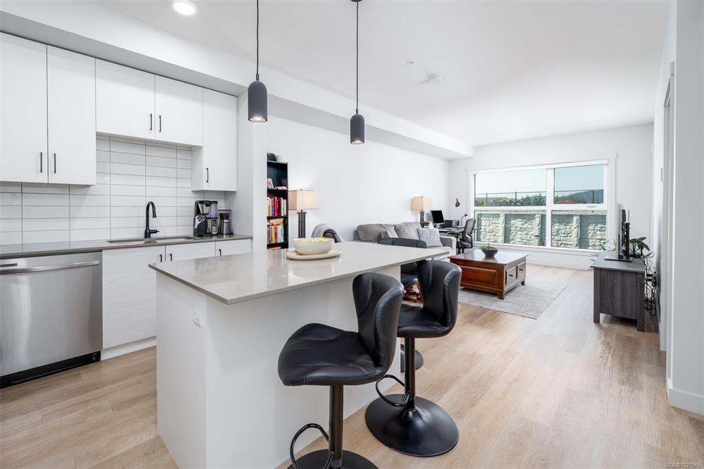 2469 Gateway Rd, 1021565, BC,