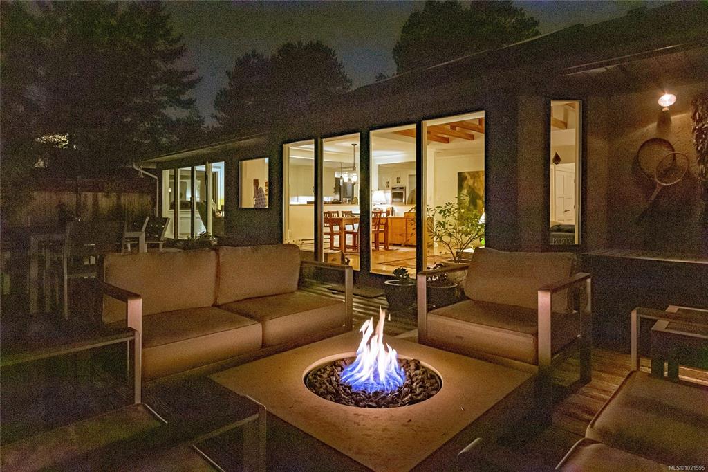 3955 Burchett Pl, 1021595, BC,