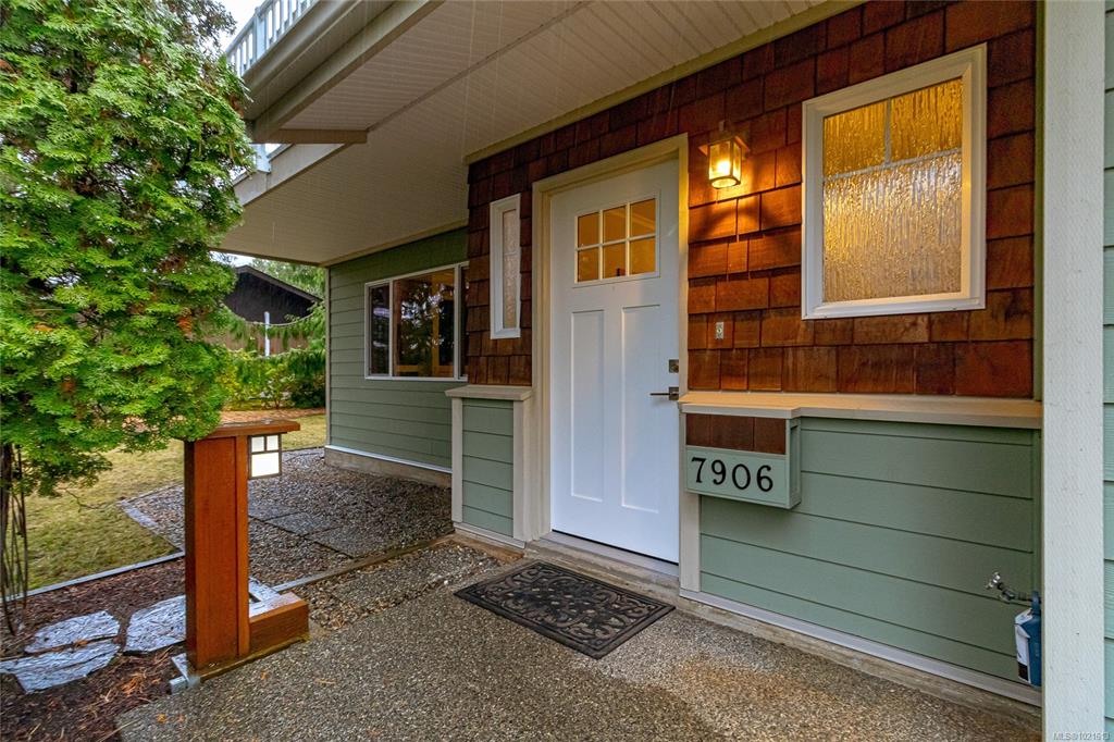 Third View of 7906 Patterson Rd, Central Saanich, BC, V8M 1L5