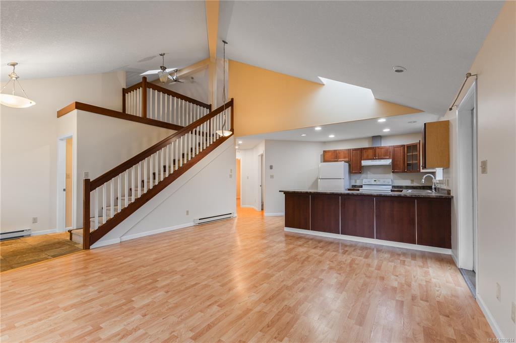 Third View of 1126 18th St, Courtenay, BC, V9N 7J8