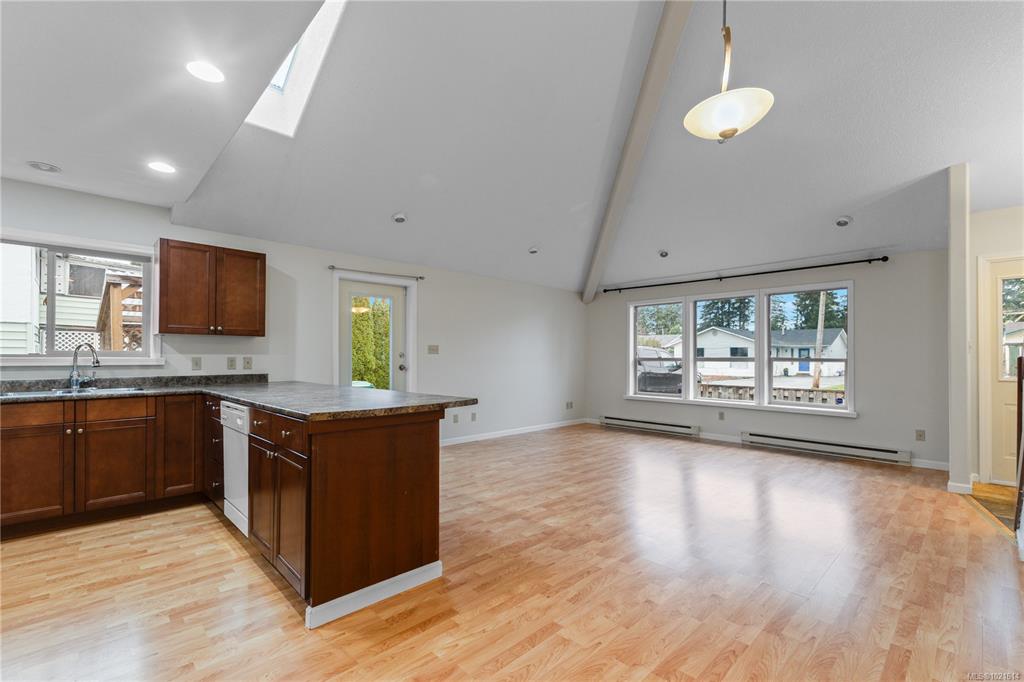 Fifth View of 1126 18th St, Courtenay, BC, V9N 7J8