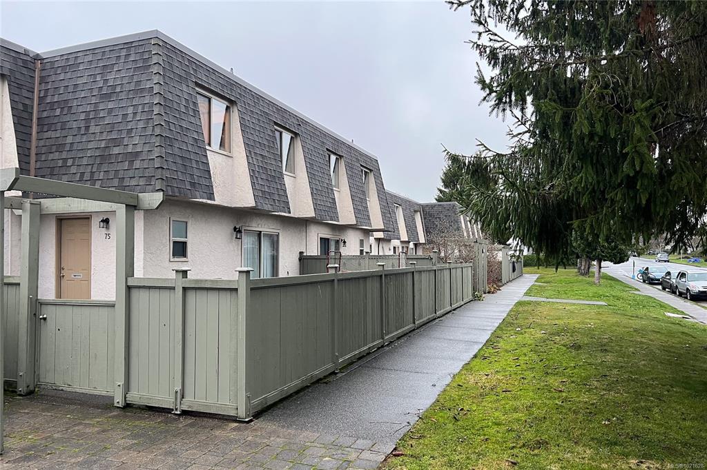 Fifth View of 4061 Larchwood Dr, Saanich, BC, V8V 3K4